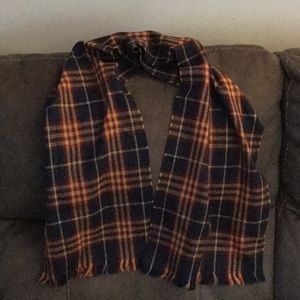 NWOT. Unisex plaid scarf.